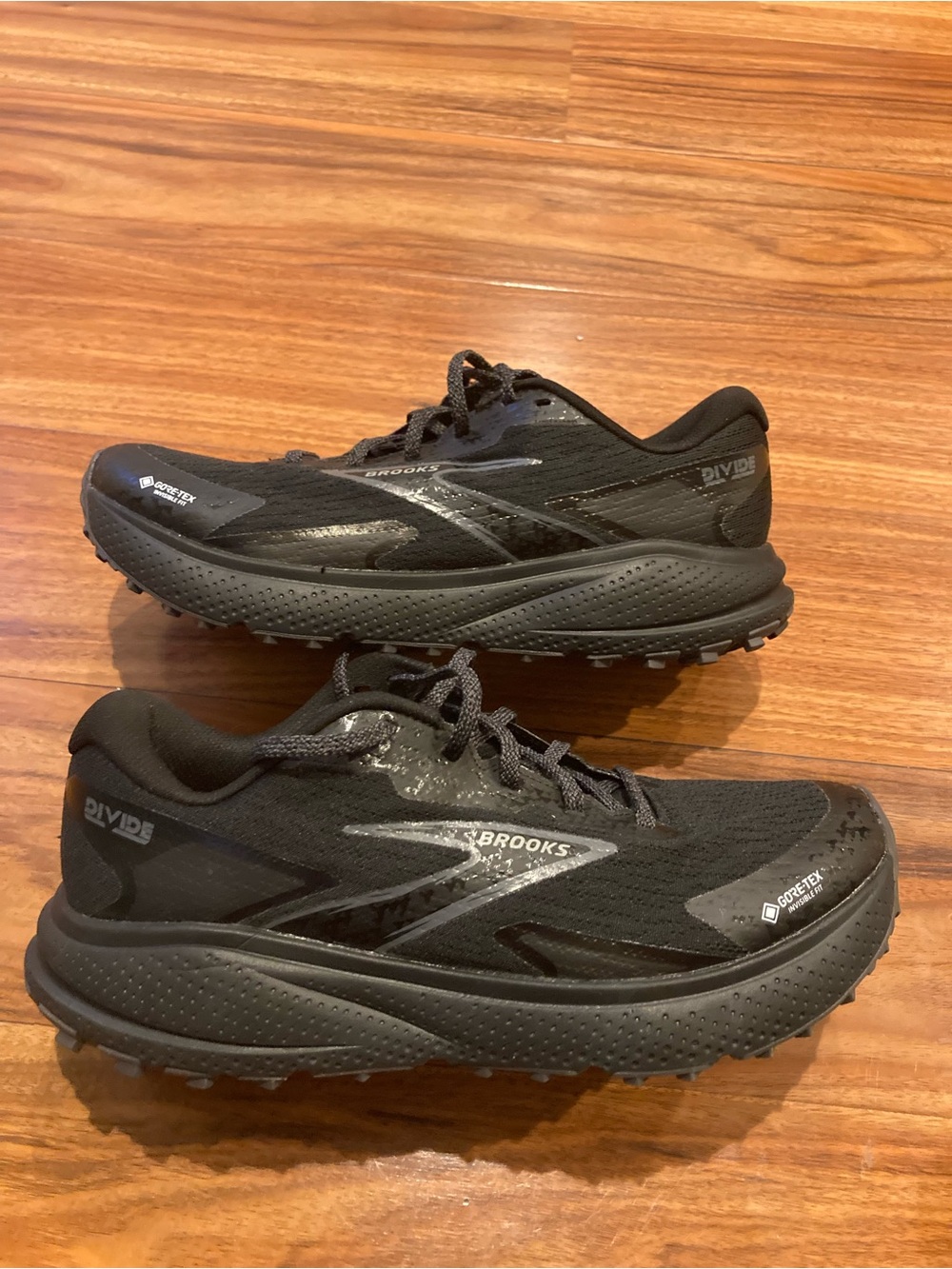 Brooks Women Divide 5 GTX Waterproof Trail Running Shoe - Black/Alloy/Primer 8B